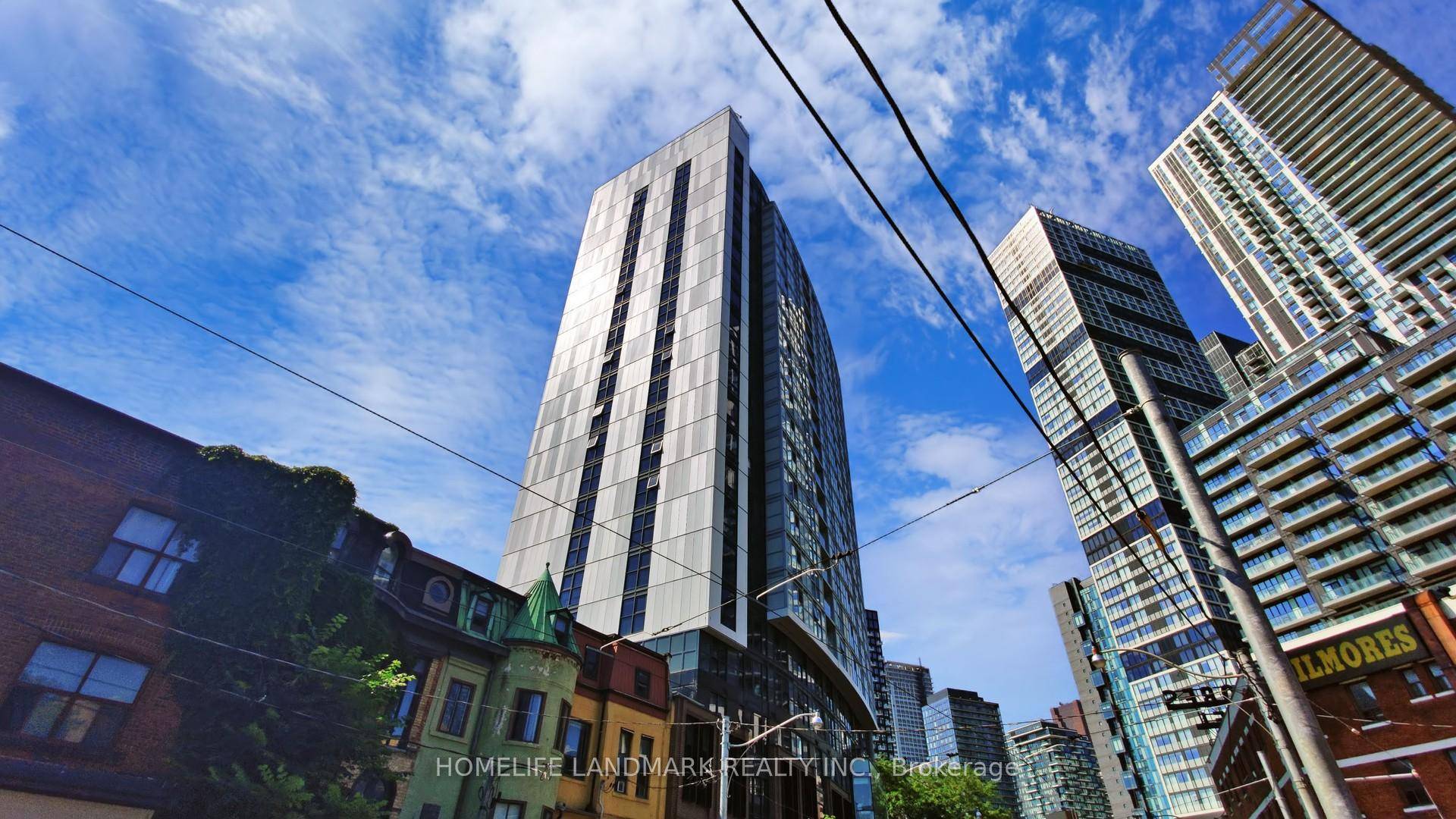 Beautiful In. De Condos By Menkes.