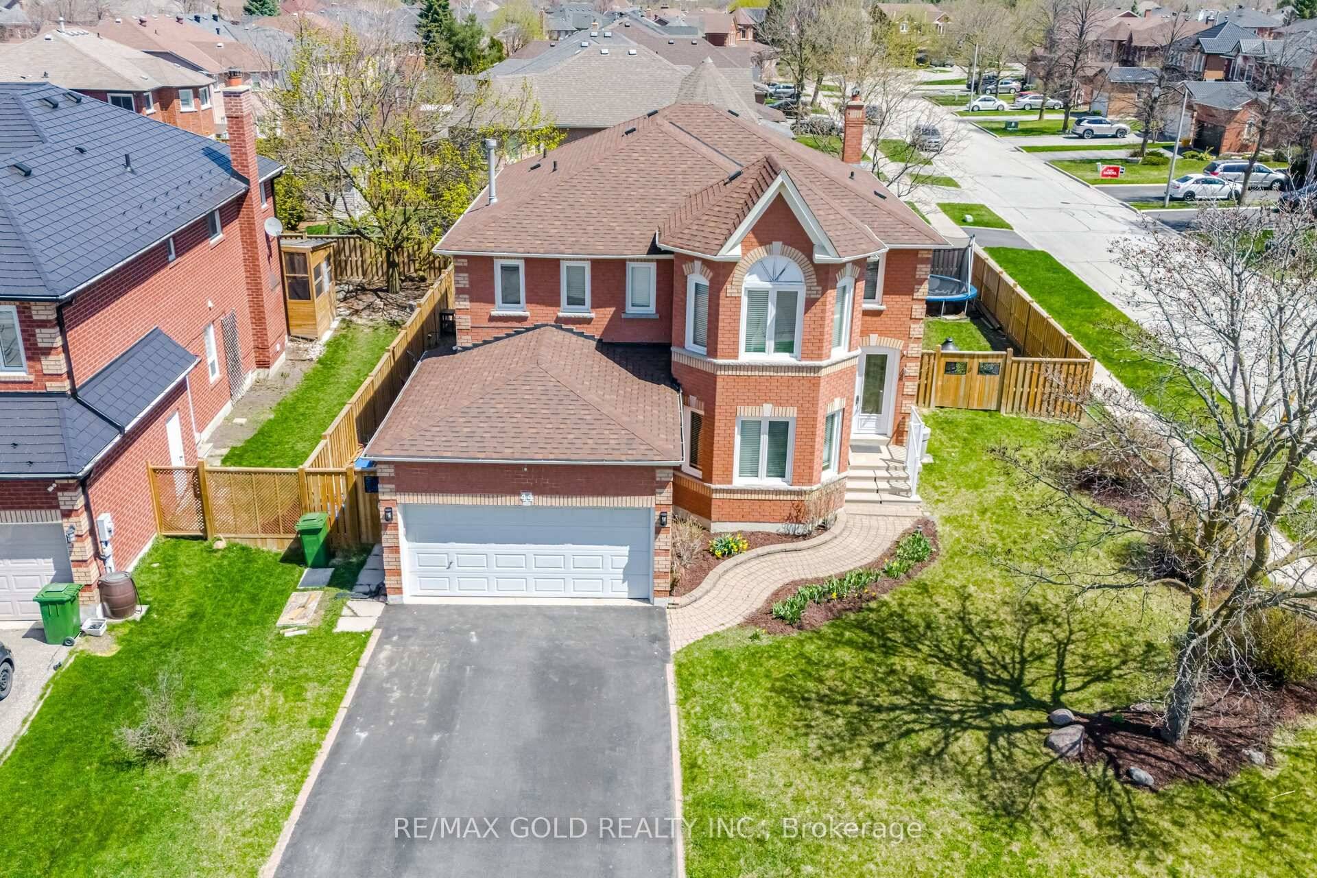 Located in Valleywood, Caledons best kept secret, this highly upgraded detached home sits on a premium corner lot with approx.