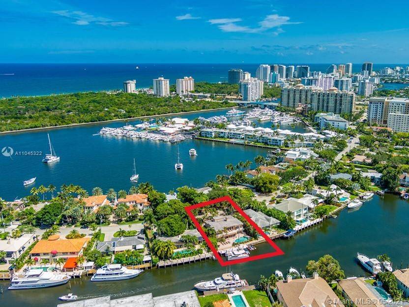 Waterfront 2 story house on Seminole Lake, easy quick access to waterway and ocean.