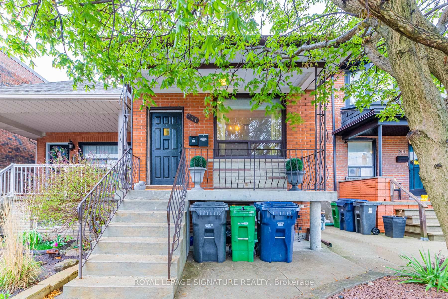 Bright amp ; Spacious Basement Apartment Great for a Student or Professional.