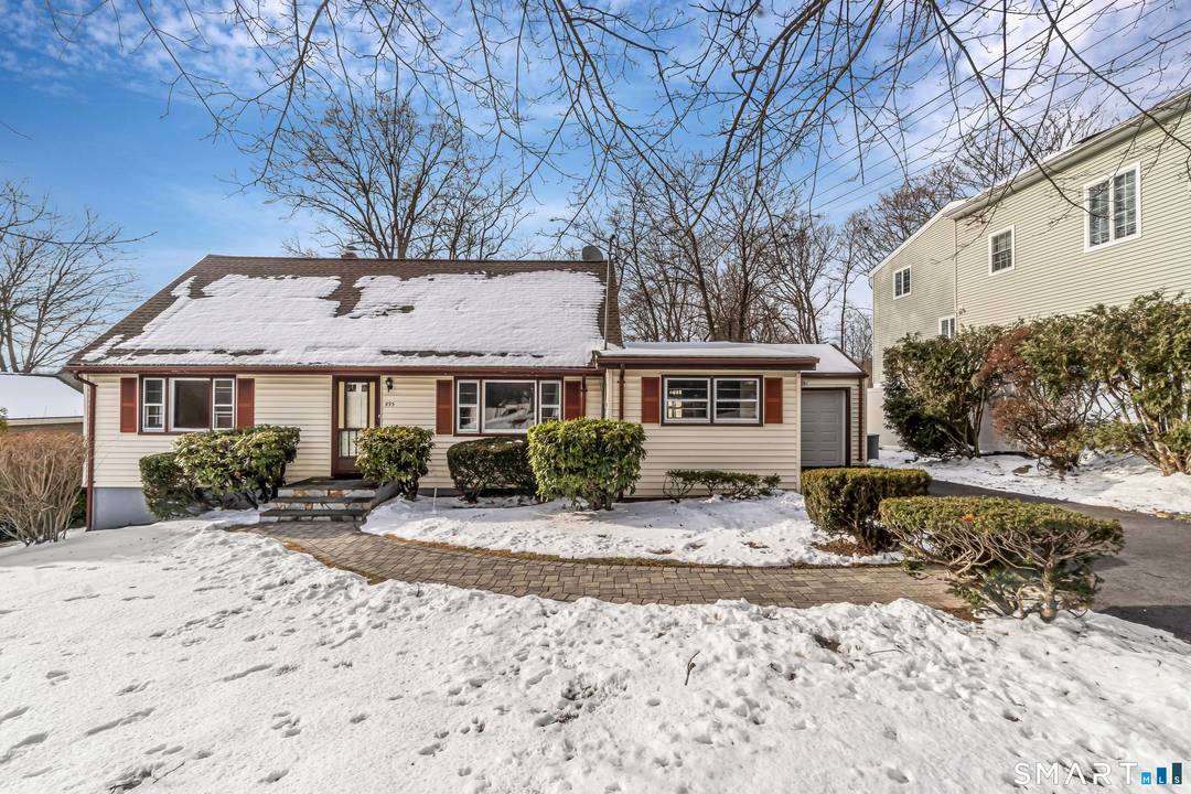 Welcome to this charming home, nestled in the highly desirable Stratfield neighborhood.