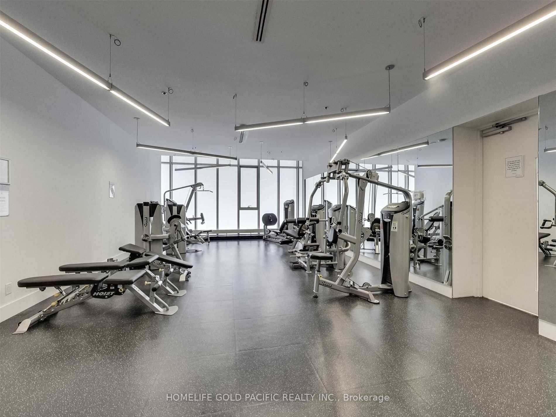 Luxury 2 Bedroom Condo In The Waterfront Communities, Bright South East Corner Unit With Great View.