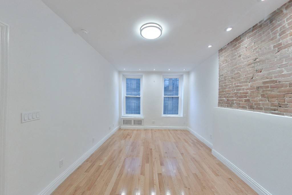 One bedroom in convenient Midtown East location.