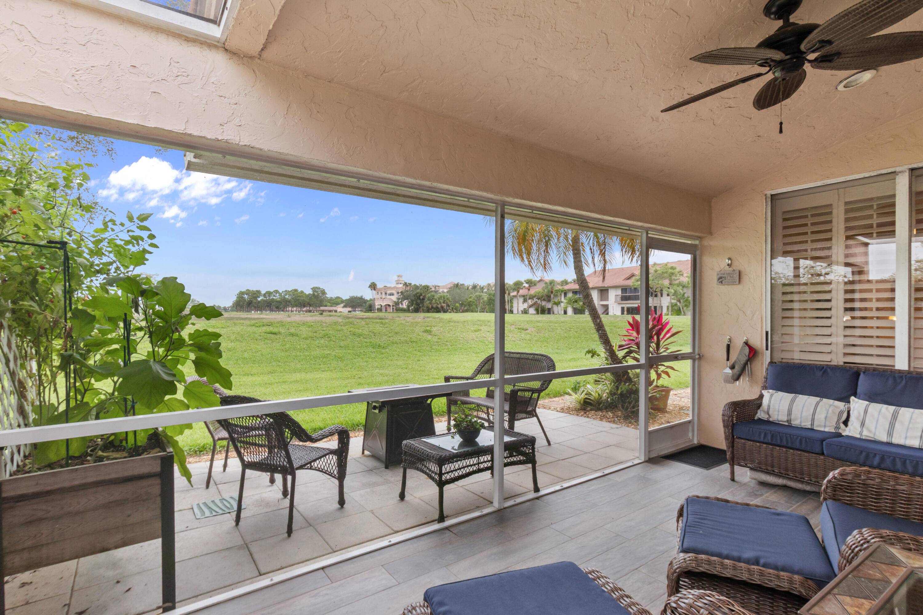 Pristine 3 bedroom 2 bath Villa in PGA National Resort Golf Community.