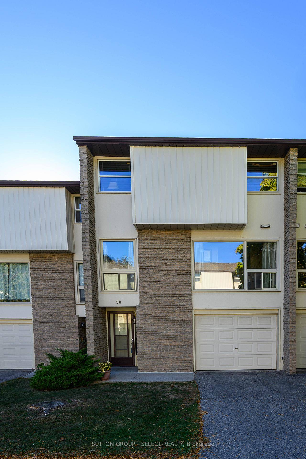 Lovely and well managed townhome in South London.