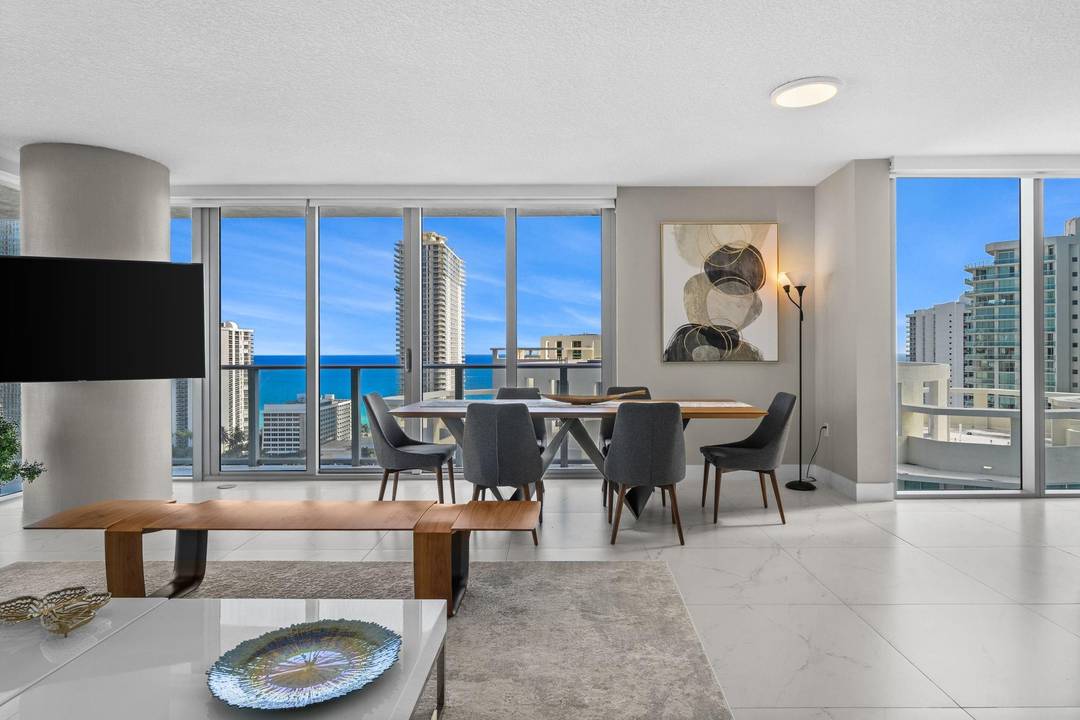 Step into this move in ready, high floor corner residence at Parque Towers and experience bright, airy living with stunning east facing ocean views.