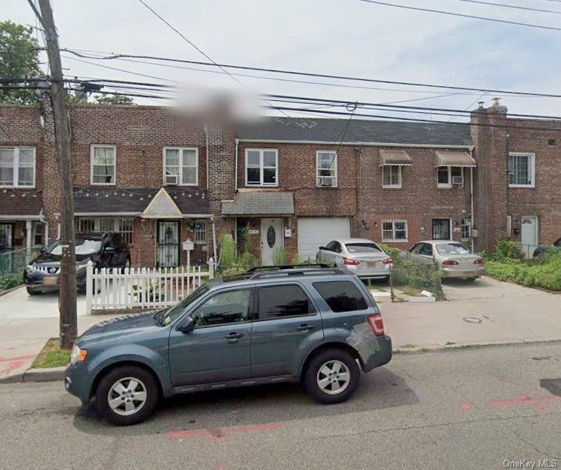 Fully Renovated a beautiful single family house, located in heart of Hollis.