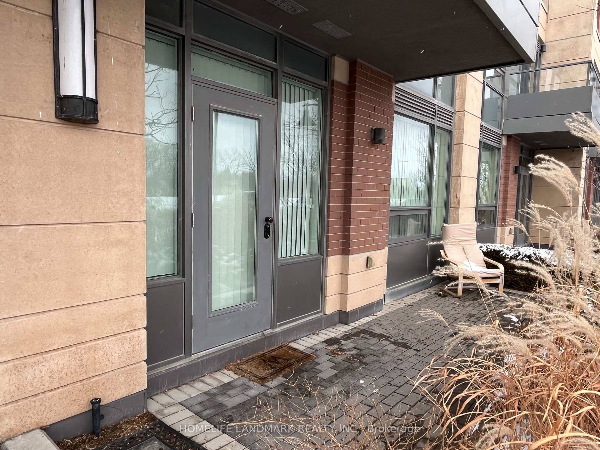 Located In The High Demanding Community Of Unionville, Easy Transit, Across Uptown Market And Walking Distance To MarkhamTown Square And Downtown Markham With Groceries, 9' Ceiling, Convenient Ground Level With ...