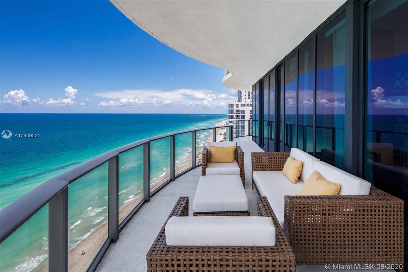 19575 Collins Ave Florida