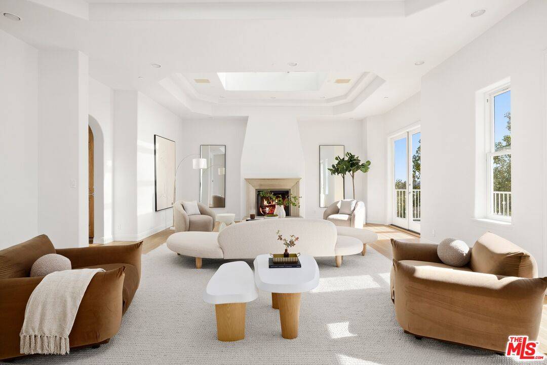 1939   Stradella Rd 6BR Bel Air La