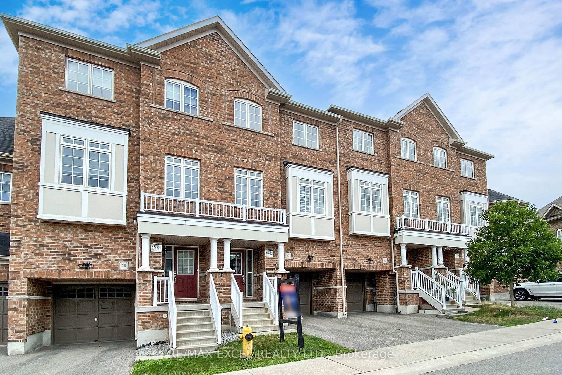 Welcome To This Beautifully Upgraded 3 Bedroom Townhouse With Scenic Views amp ; Prime Location.