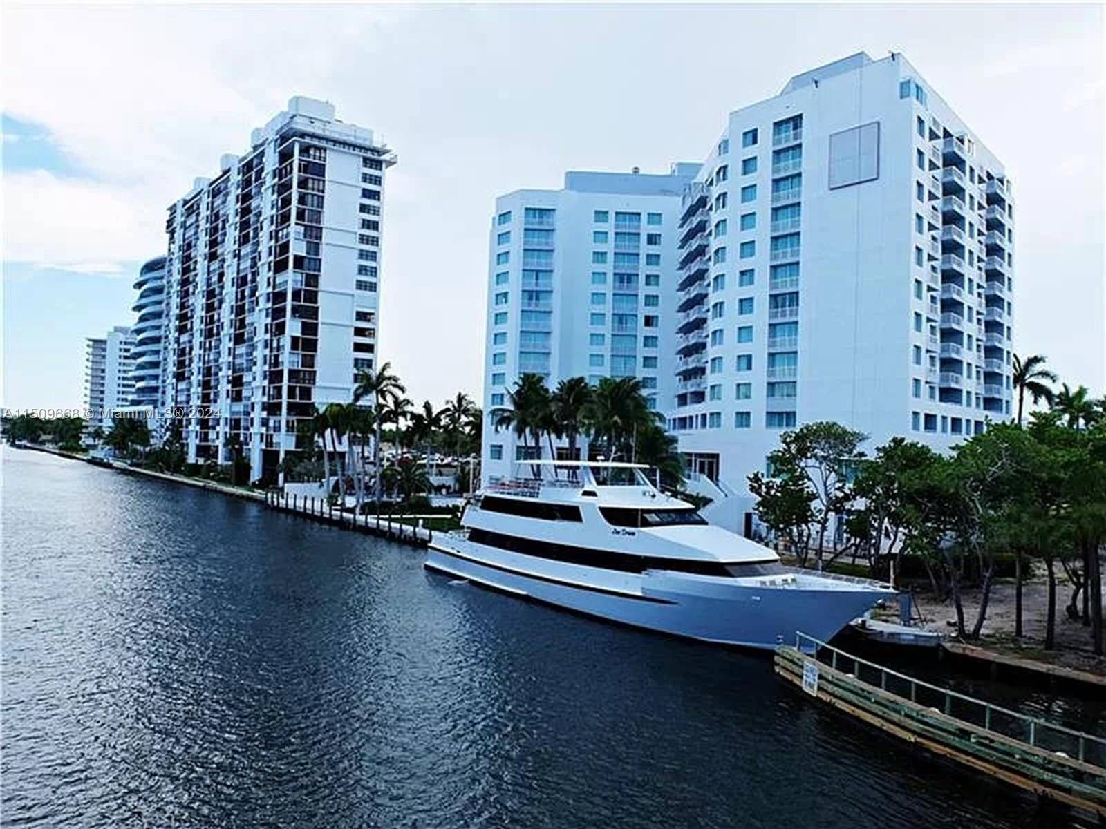 Immerse yourself in the charm of this fully furnished 2 bed 2 bath unit at the GALLERY ONE Condo Hotel in East Fort Lauderdale Revel in relaxation on the open ...