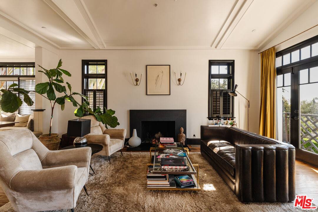 430  Mesa RD 4BR Santa Monica La