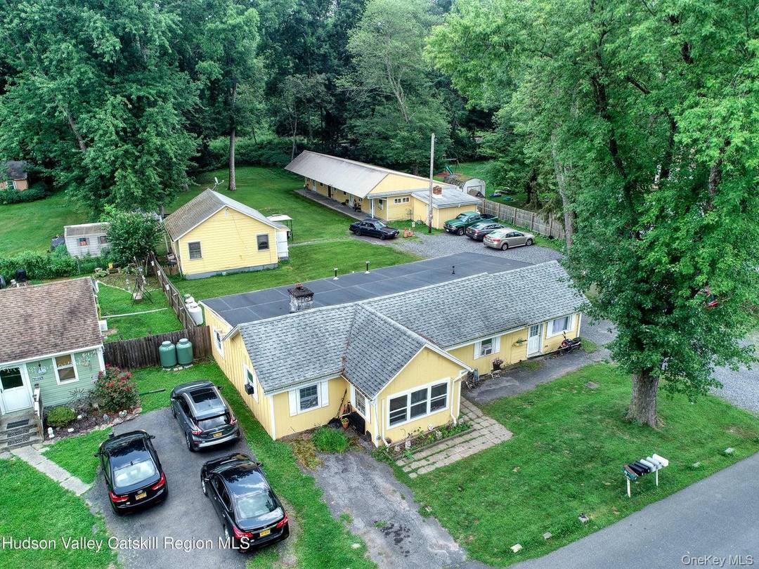 Excellent investment opportunity in the heart of Saugerties !