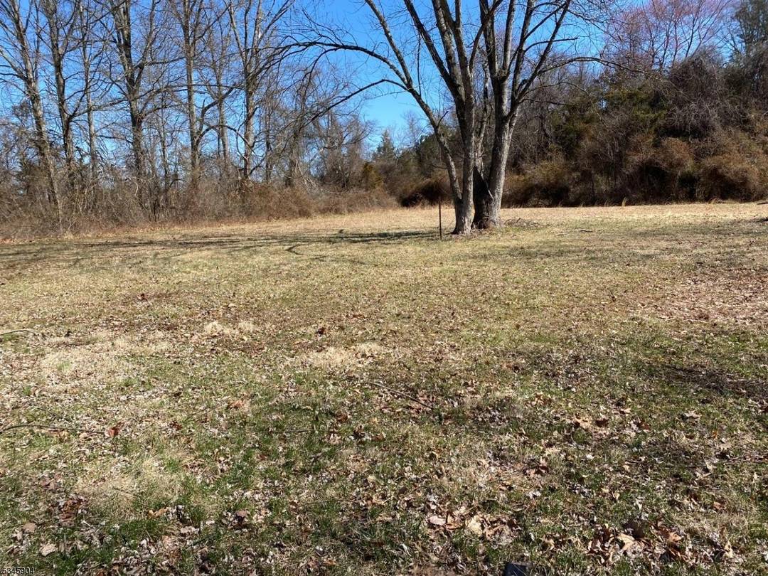 Main value in land with over 4 acres, with low Bedminster Taxes.