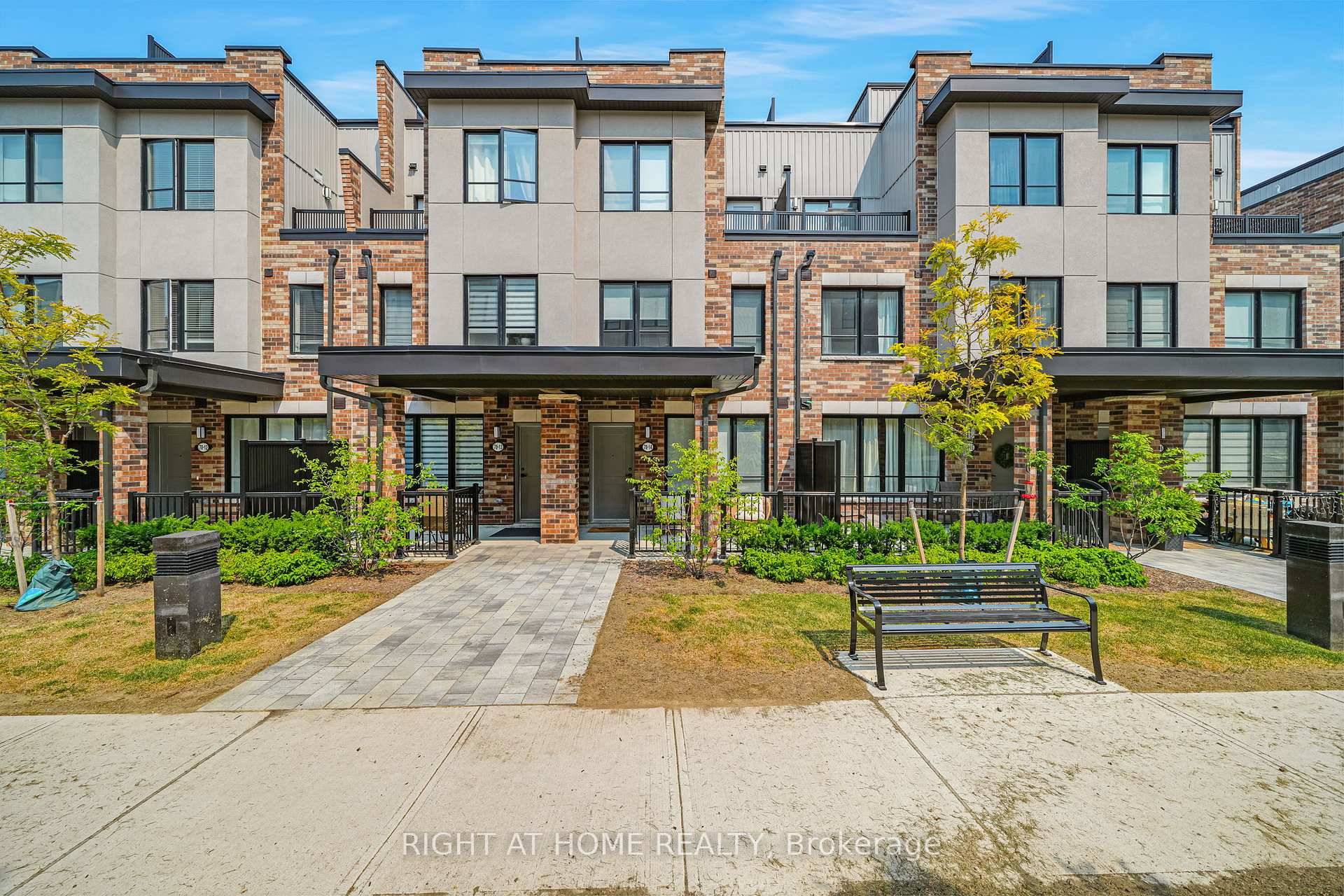 Welcome to modern living in one of Bradfords most sought after newer communities.