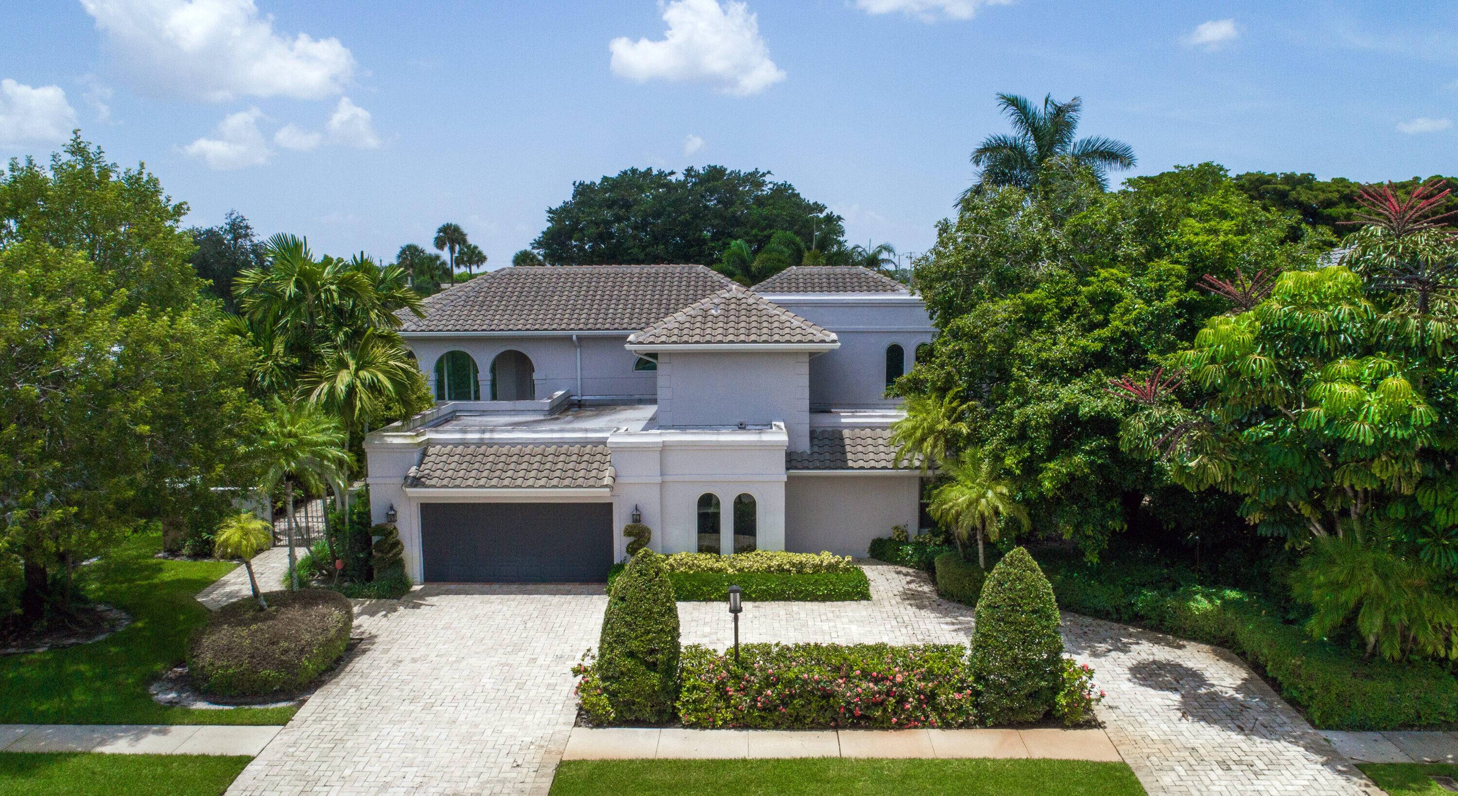 Welcome home to this beautiful 2 story home w a uniquely spacious floor plan peaceful golf course views throughout.