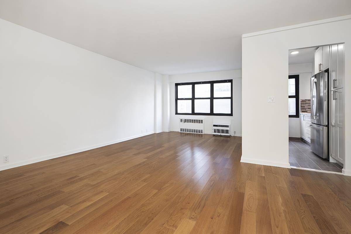 This brand new renovated sponsor two bedroom, two bathroom apartment with both southern and western exposures is now available.
