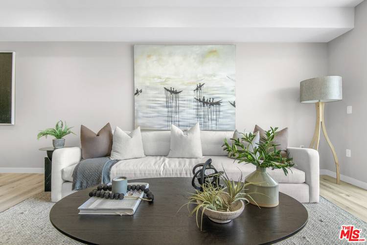 1226  S Bedford St 3BR Beverlywood La