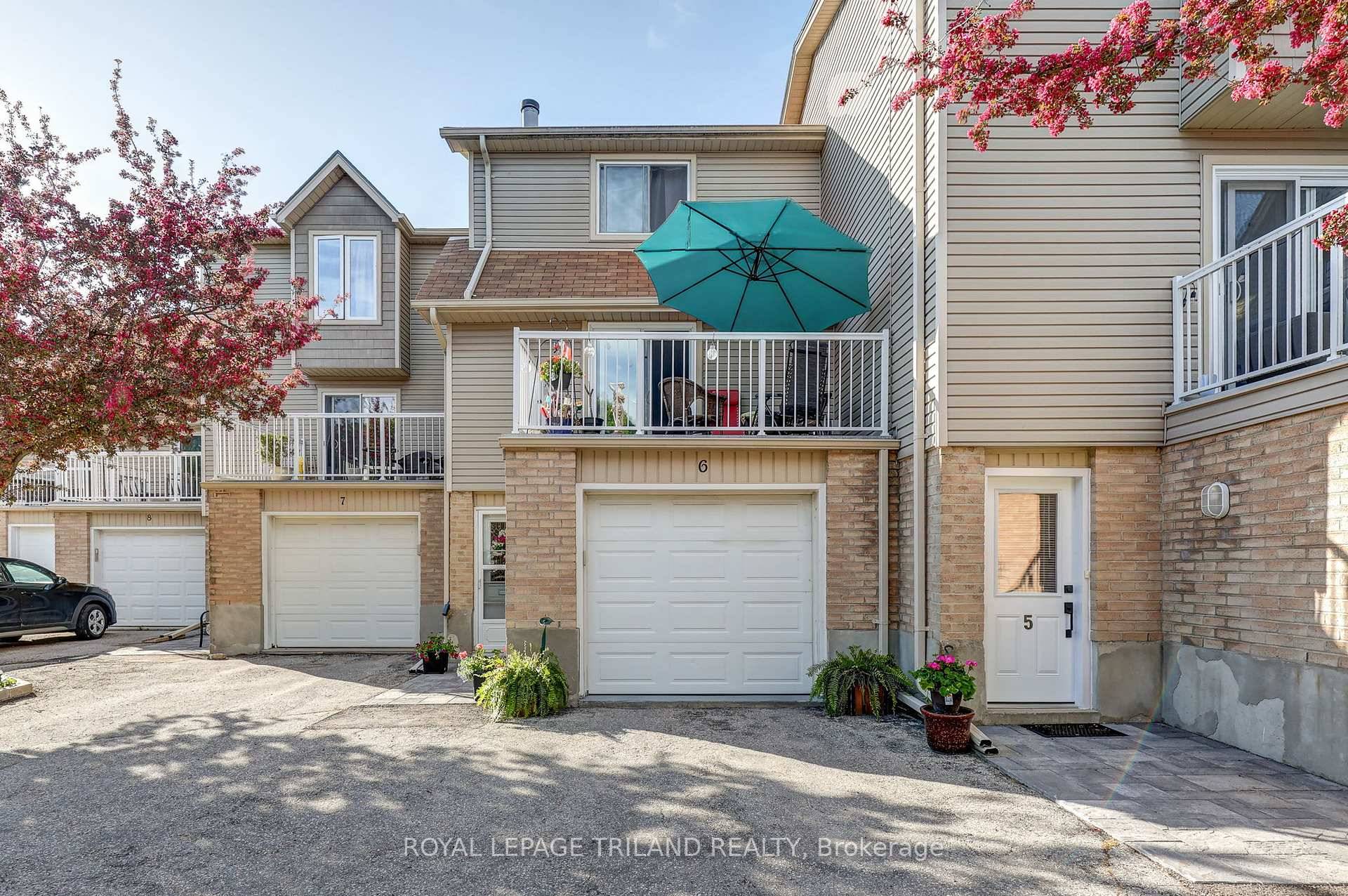 Escape to this Beautifully Updated and Maintained 2 Bedroom 2 Bathroom Condo in Gorgeous Port Stanley near Beaches, Restaurants, School, Pool, Shopping, Golf and Much More.