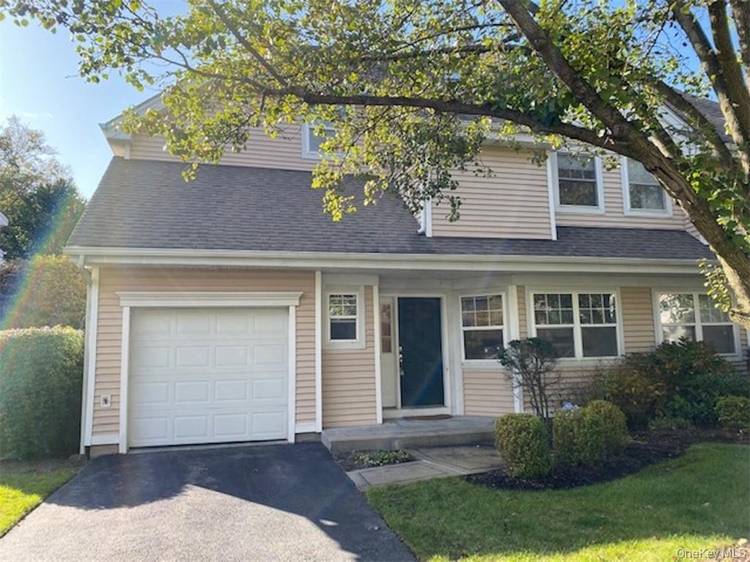 This 4 5 bedroom Town House can be your home in the beautiful Winding Ridge Complex.