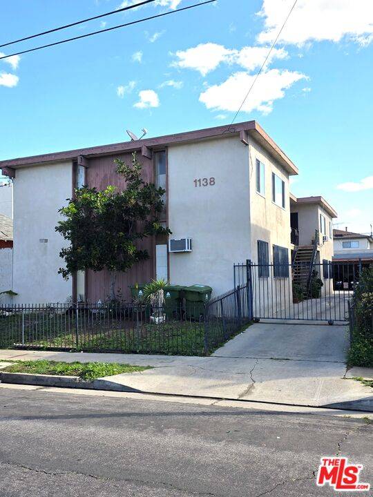 1138 Fedora St 10BR La