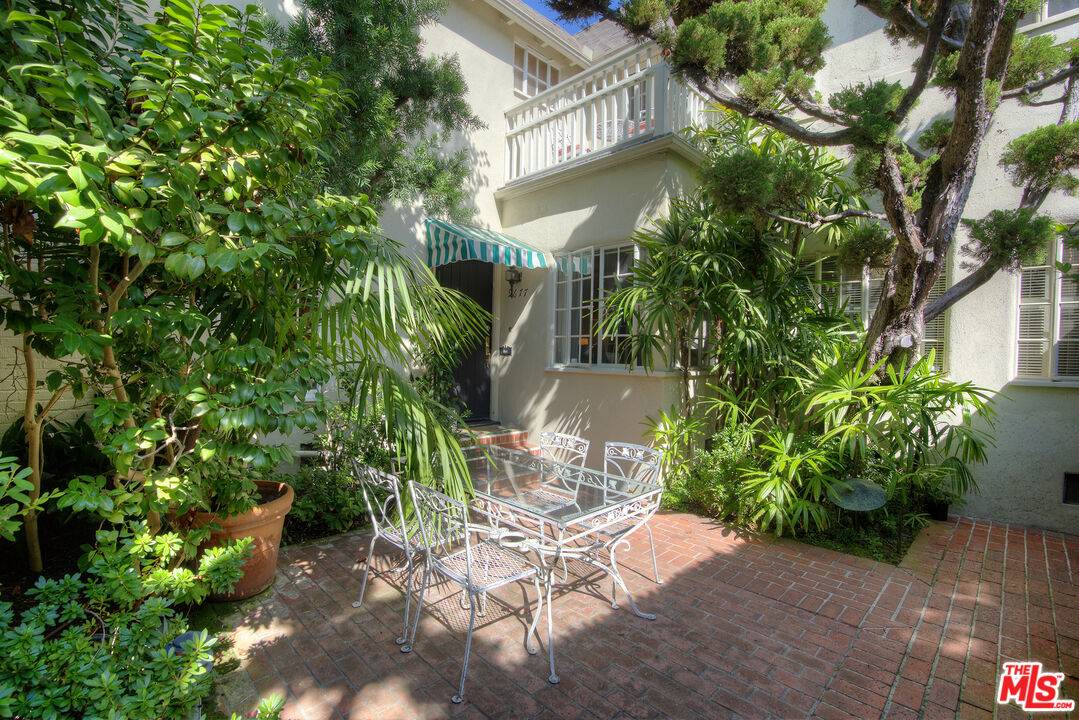 9677   Charleville Blvd Beverlywood LA