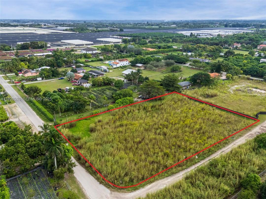 REDLAND 1. 33 ACRES PRICED TO SELL.