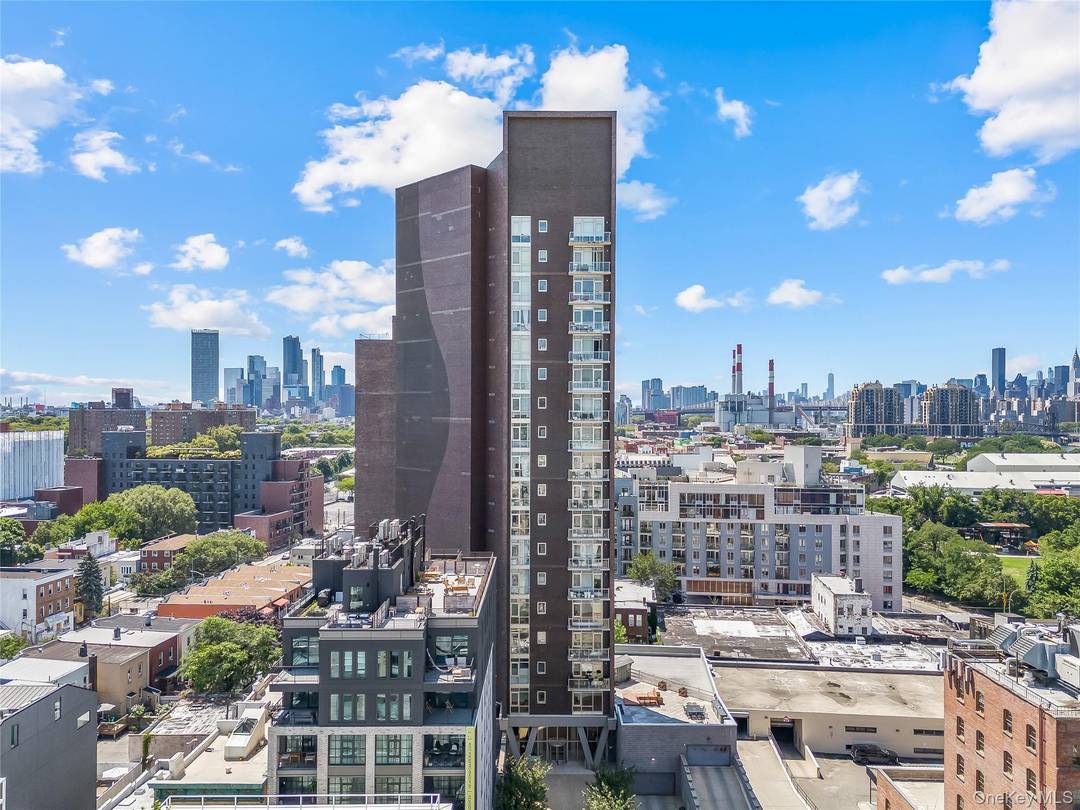 Breathtaking East River Views from Luxury Astoria High Rise Discover sophisticated urban living in this stunning 2 bedroom, 1.