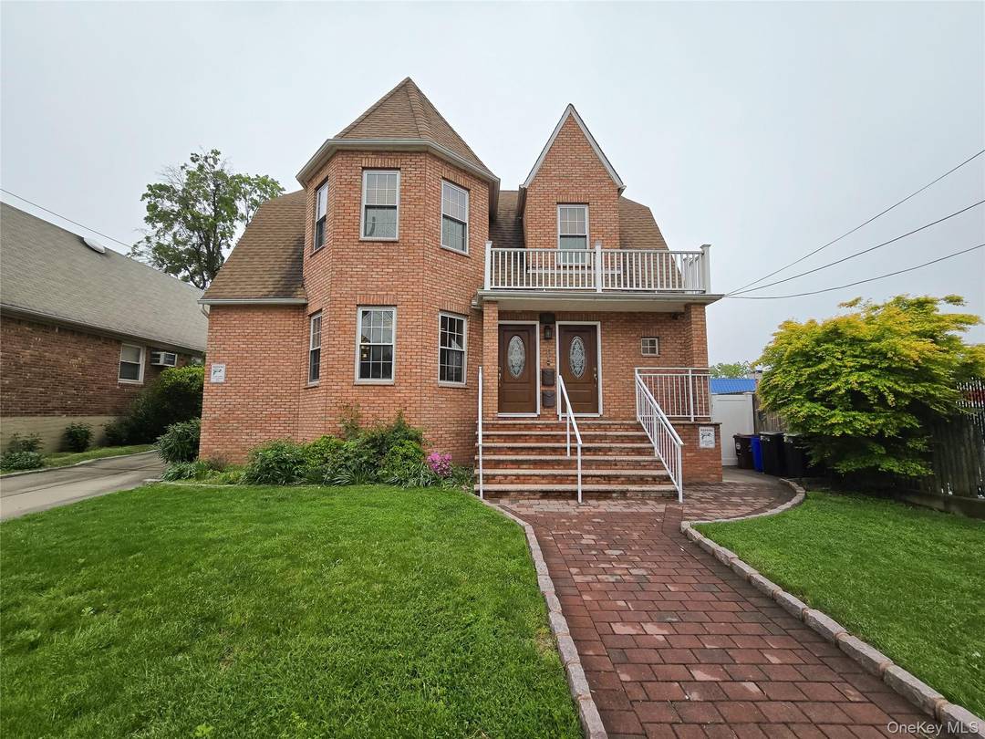 LOCATION LOCATION LOCATION !