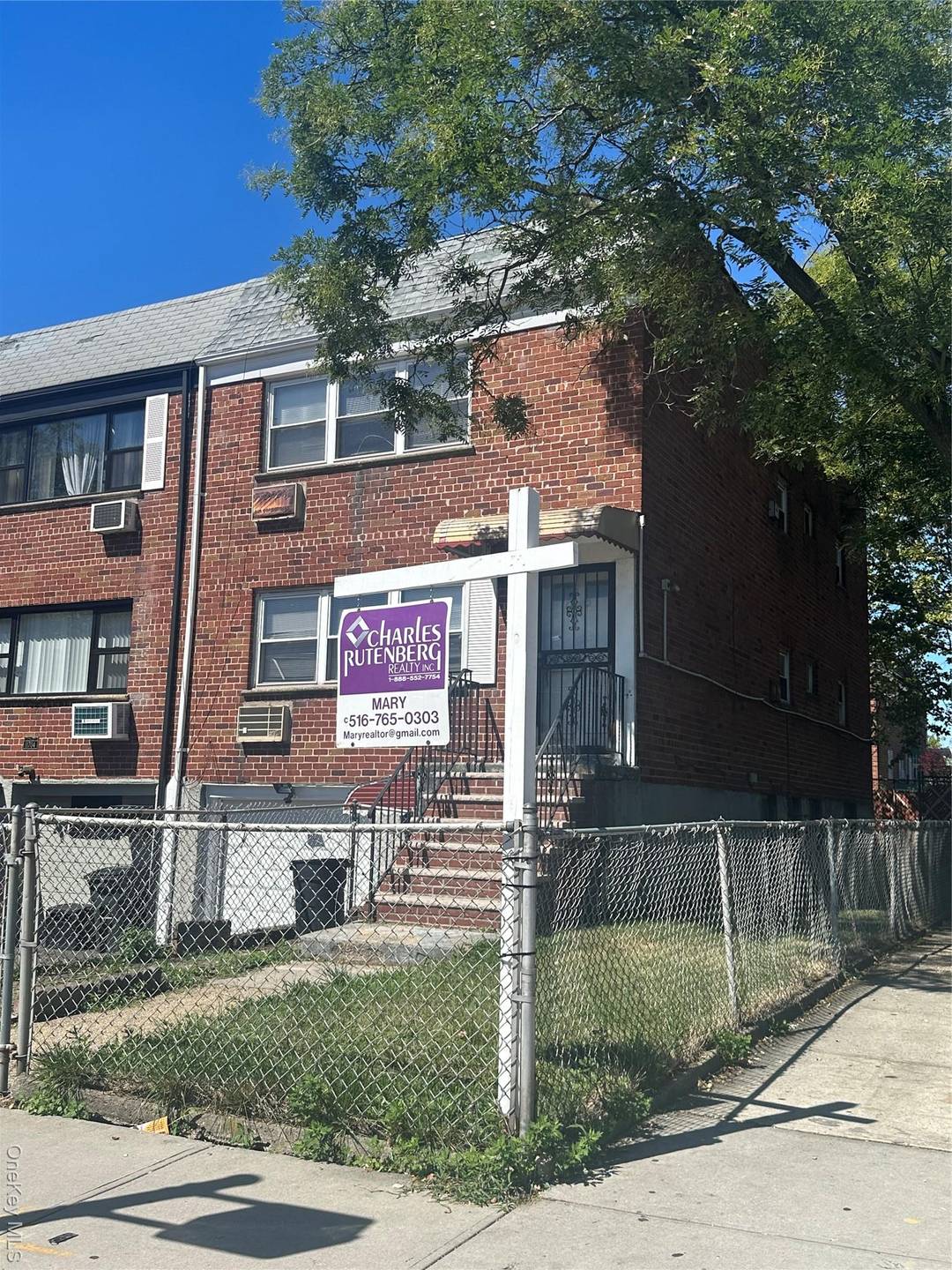 TWO FAMILY CORNER BRICK PROPERTY, OFF LINDEN BLVD, BOTH APARTMENTS VACANT, HUGE 2 3 BR UNITS, GARAGE, PVT DVWY BACK AND FRONT, 2 SEPERATE BASEMENT ENTRY.