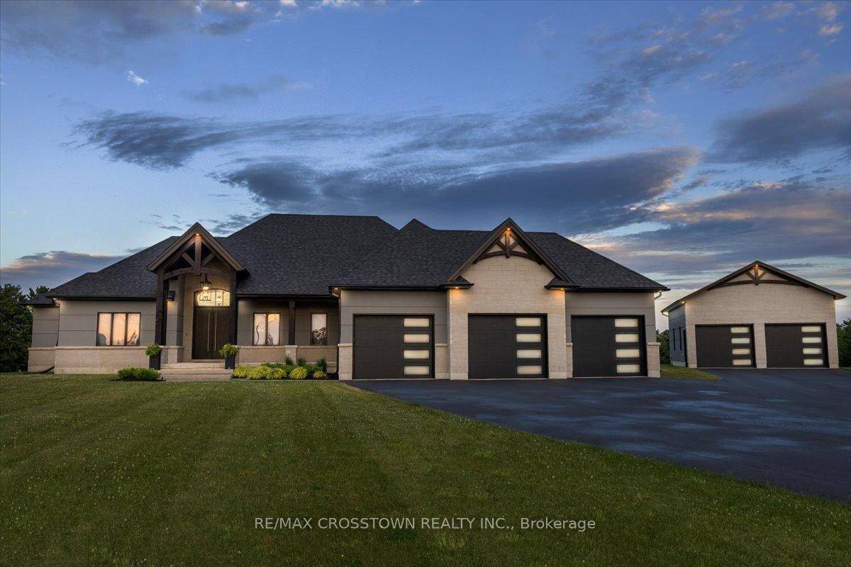 Tucked away on a quiet, prestigious court in Oro Medonte is a home that captures what so many dream of, peace, space, and sunrises that take your breath away.