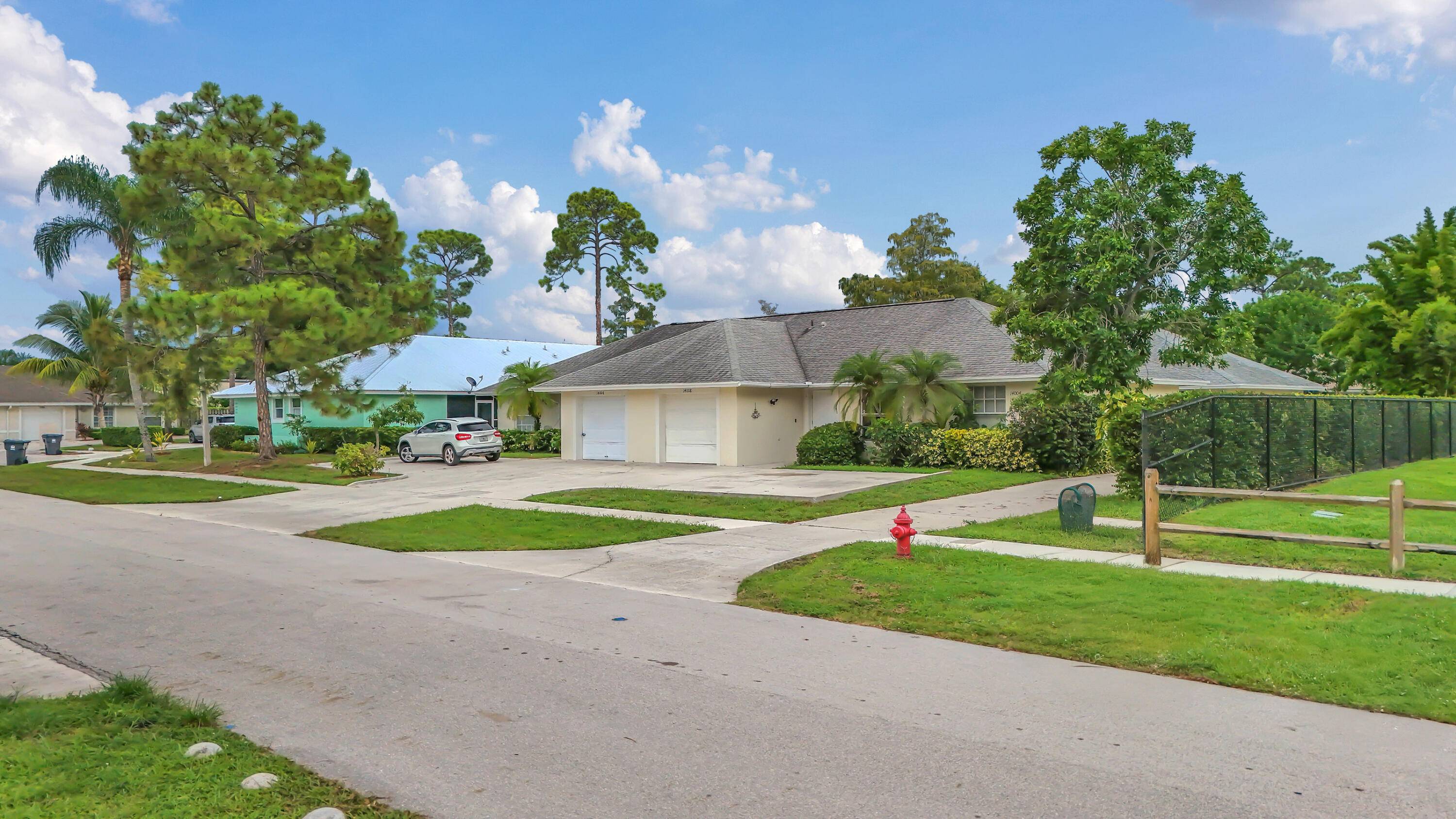 Rare 3BR 2BA villa in the heart of Wellington !