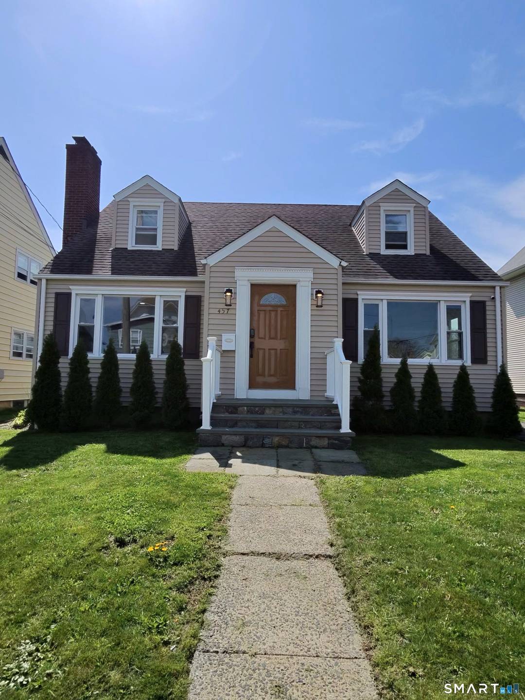 Welcome to 457 Summit Street in Bridgeport's desirable North End.