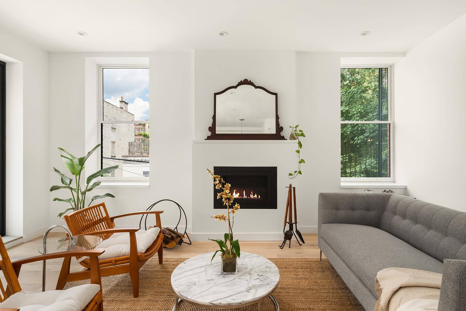 A new boutique condominium in Carroll Gardens, 538 Clinton Street is a coveted 25' wide townhouse that has been reborn as 5 unique residences.