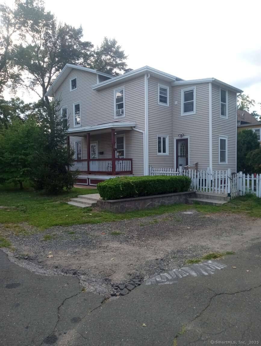 5 Bedroom Colonial house