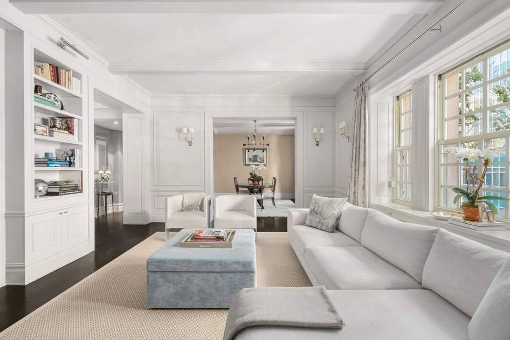 Park Avenue Perfection, Stunning Three Bedroom Perfectly positioned at 863 Park Avenue on the corner of 77th Street, this fully renovated, triple mint three bedroom home in a distinguished pre ...