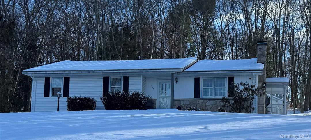 Welcome to your own little oasis in Wallkill.