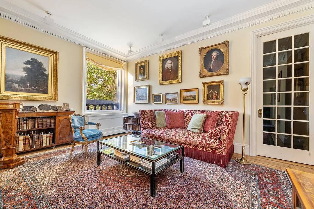SECOND FLOOR TREELINED GRAND RIVERSIDE CLASSIC A sprawling residence of timeless beauty, this twelve room home combines restored architectural detail and soaring ceiling heights with sweeping Riverside Park frontage.