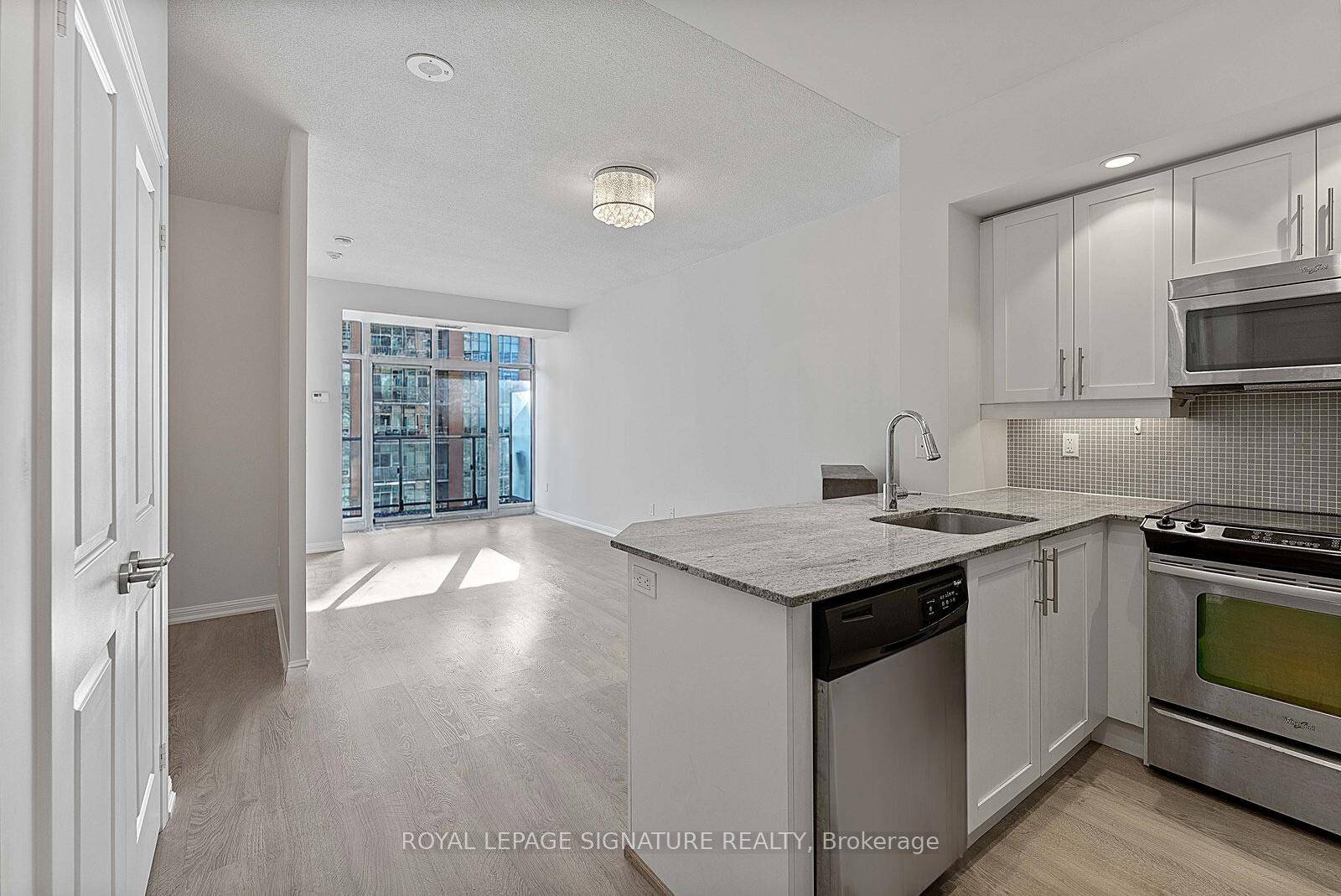 This Sun Soaked 1 Bed Den Suite Won't Be Available For Long !