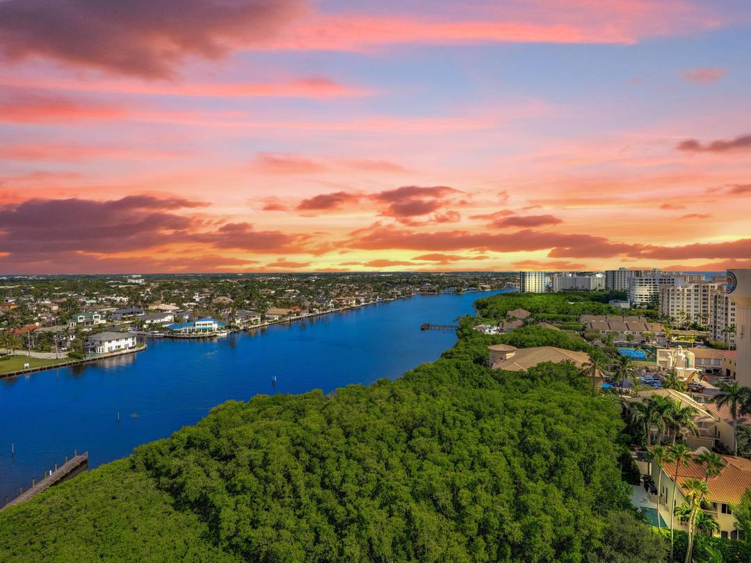 EXCEPTIONAL DOUBLE APARTMENT LOCATED IN THE EXCLUSIVE TOSCANA COMMUNITY OF HIGHLAND BEACH.