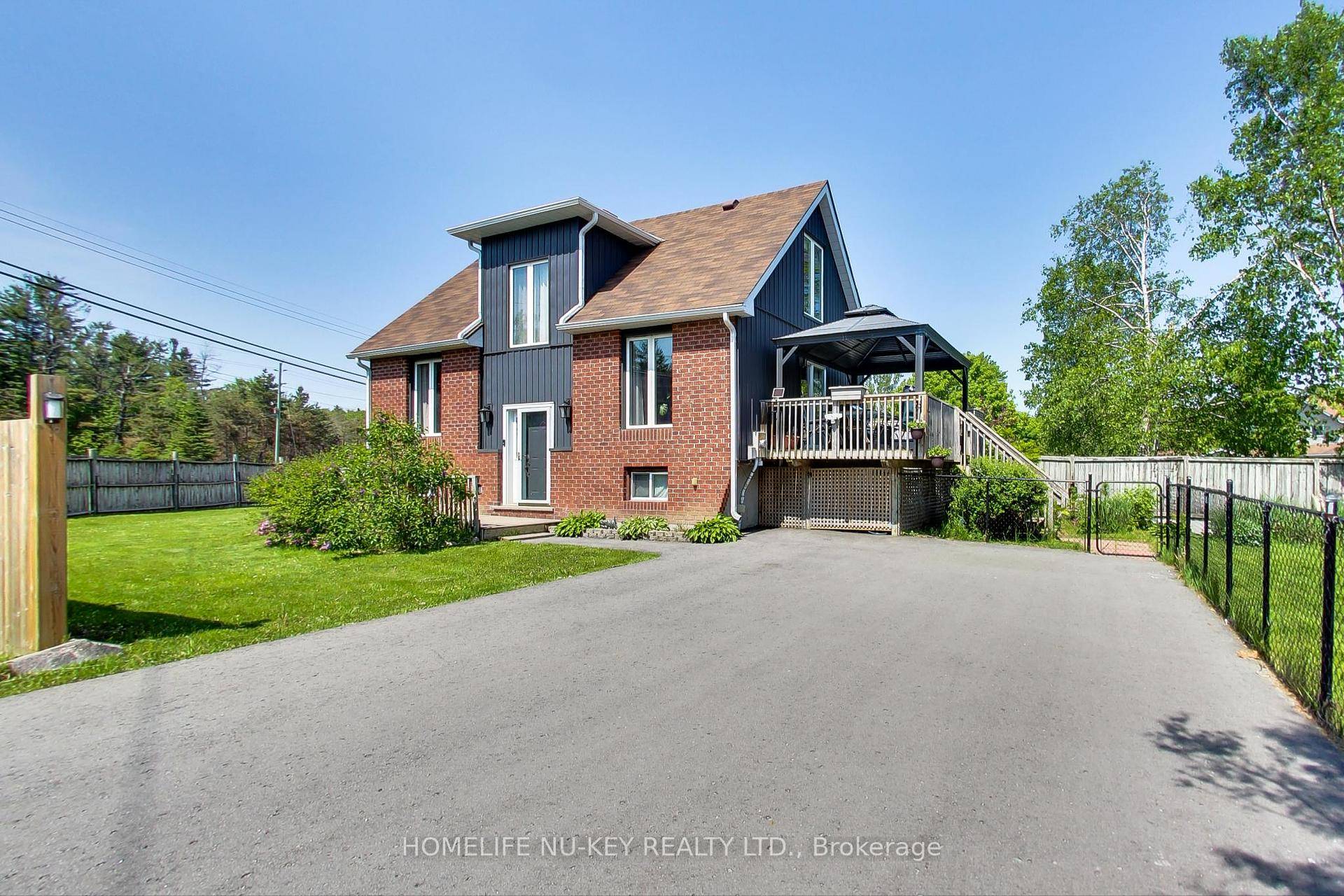 This stunning 2 bed, 2 bathroom, home is only a few minute walk to the beautiful Lake Couchiching, and even has a view of the lake from your bedroom window ...