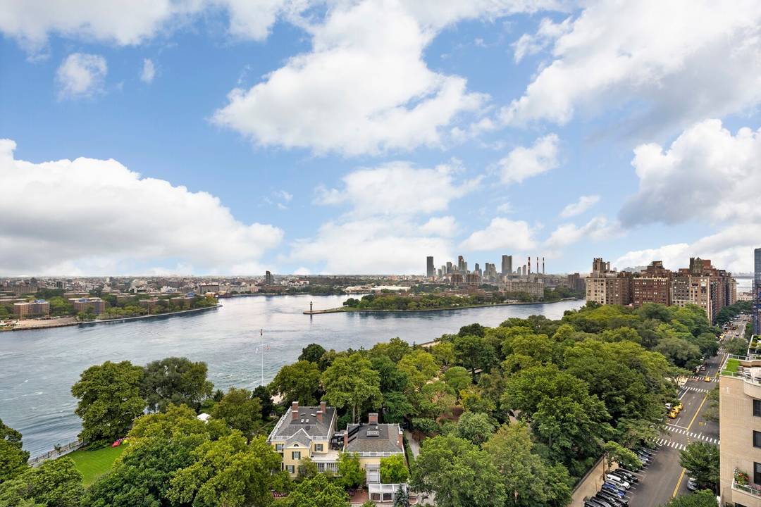 180 East End Avenue, Penthouse A Gracie Towers 2 Bed 2 Bath with Triple Exposures amp ; Wrap Around Terrace Perched atop Gracie Towers, Penthouse A is a rare two ...