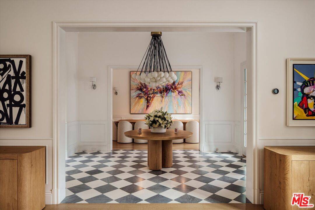 11579 W Sunset Blvd 6BR Brentwood La