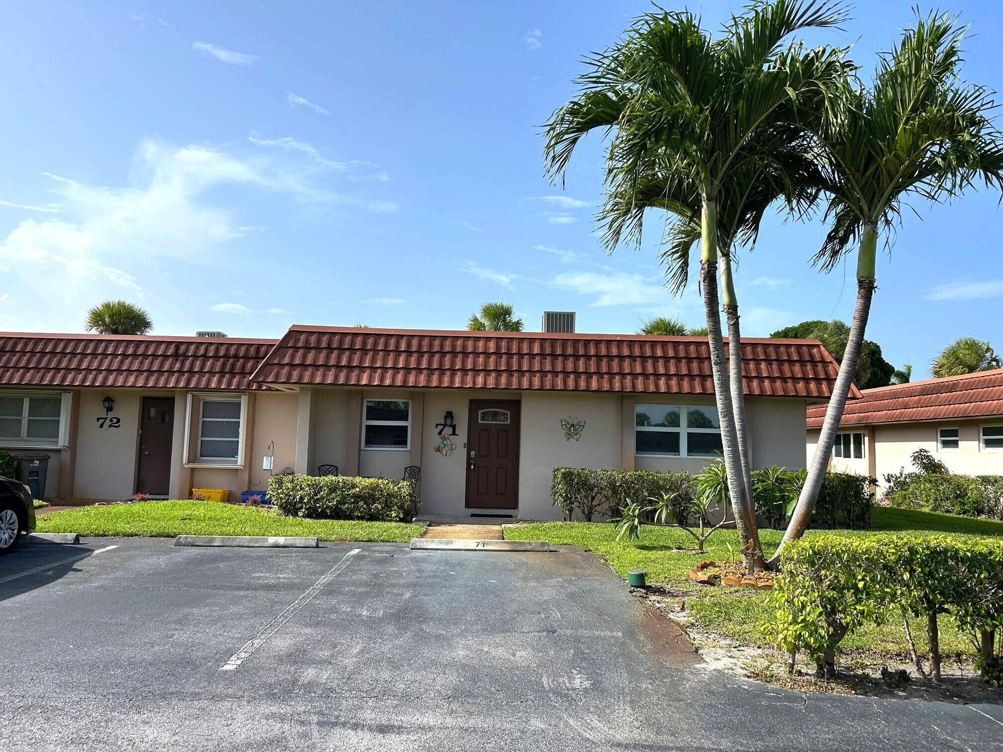 BEAUTIFULLY RENOVATED 2 bedroom 2 bath CORNER VILLA.