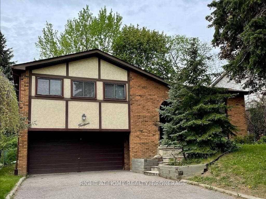 Welcome to this charming and spacious raised bungalow located in a quiet and family friendly Thornhill neighborhood.