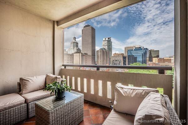 Spectacular views of Bushnell Park and the Capitol from this 14 th floor unit in downtown Hartford.