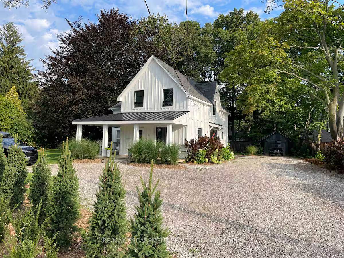 Mid Term Fully Furnished Rental 91 Jerseyville Road, Ancaster 5, 500 per month all inclusive Welcome to this beautifully appointed three bedroom, three full bath home in the heart of ...