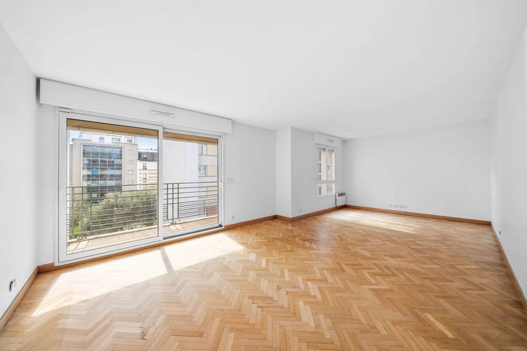 Paris 15e – Grand appartement lumineux avec studio autonome, terrasses et parkings