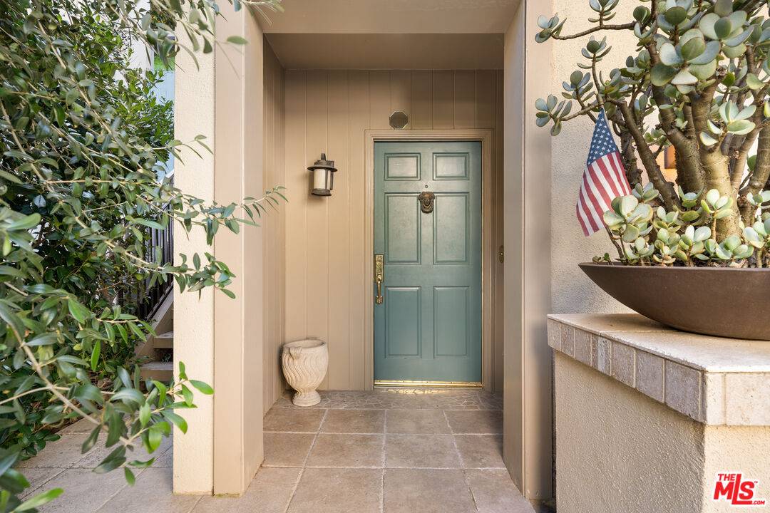 9970   Westwanda Dr 2BR Beverly Hills Post Office | B.H.P.O. La